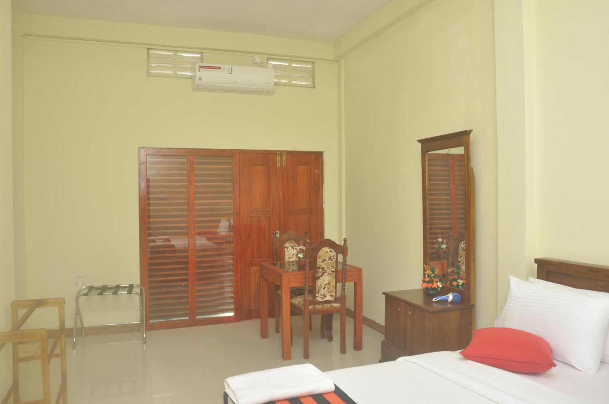 The Max Villa Negombo Bagian luar foto