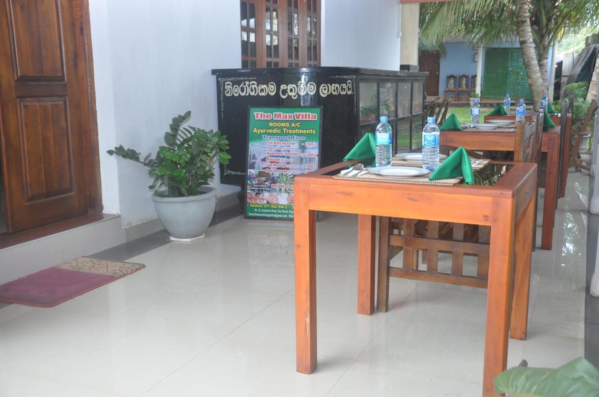 The Max Villa Negombo Bagian luar foto