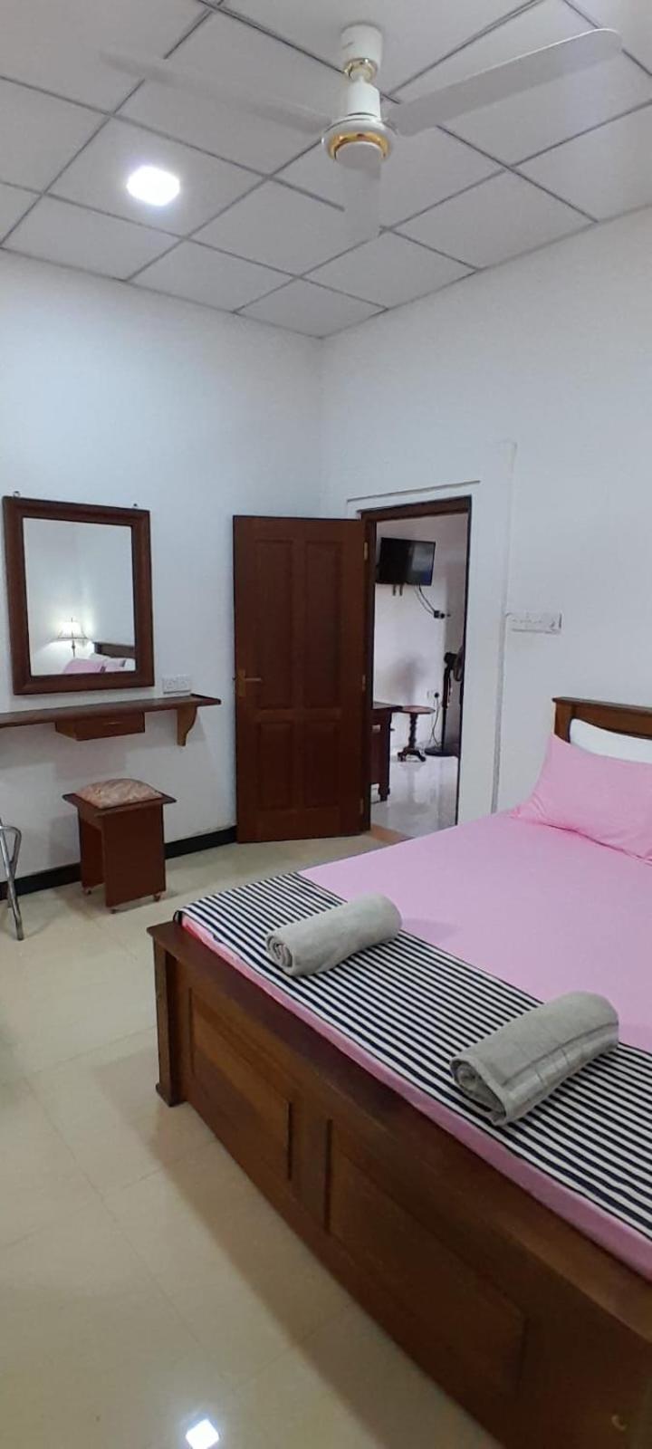 The Max Villa Negombo Ruang foto