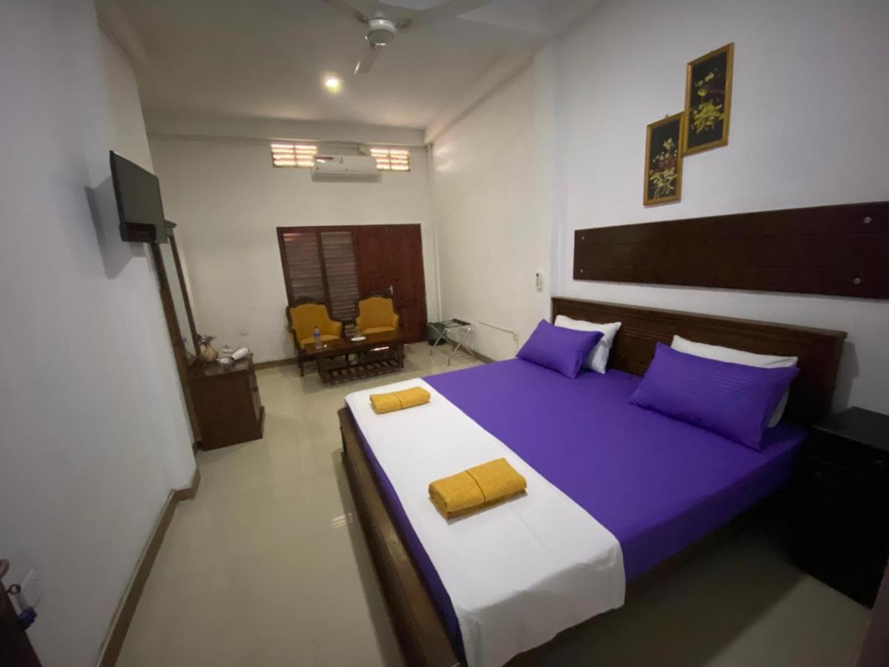 The Max Villa Negombo Bagian luar foto