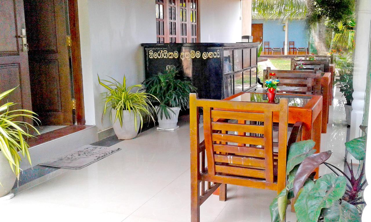 The Max Villa Negombo Bagian luar foto